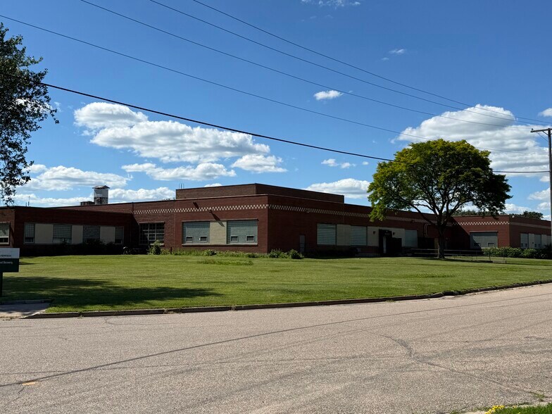 More Photos Of 700 Dura Beauty Ln, Wisconsin Rapids Warehouse For Lease