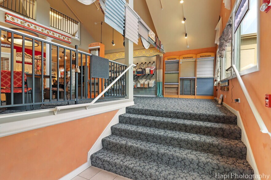 More Photos Of 401 E Park Ave, Libertyville Freestanding For Sale