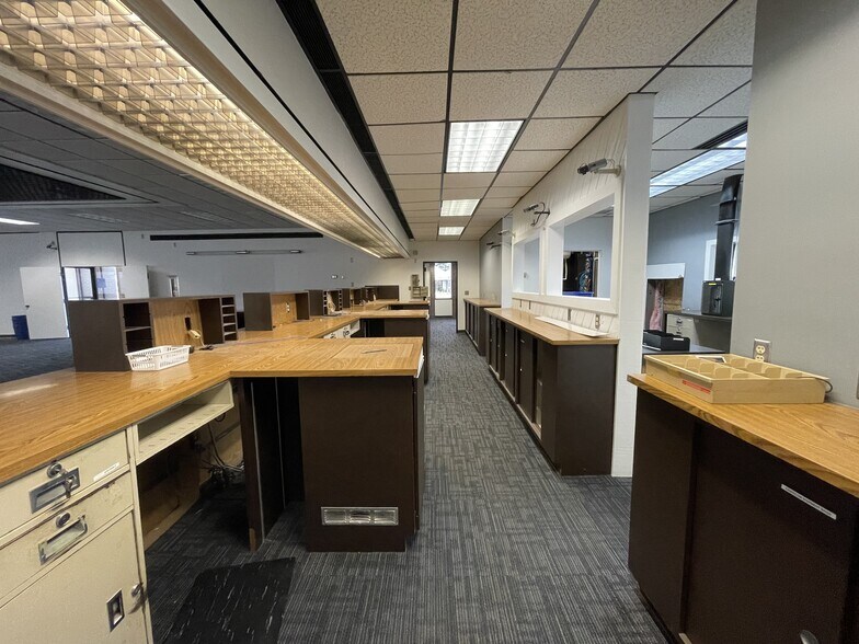 More Photos Of 6701 Davis Hwy, Pensacola Bank For Sale