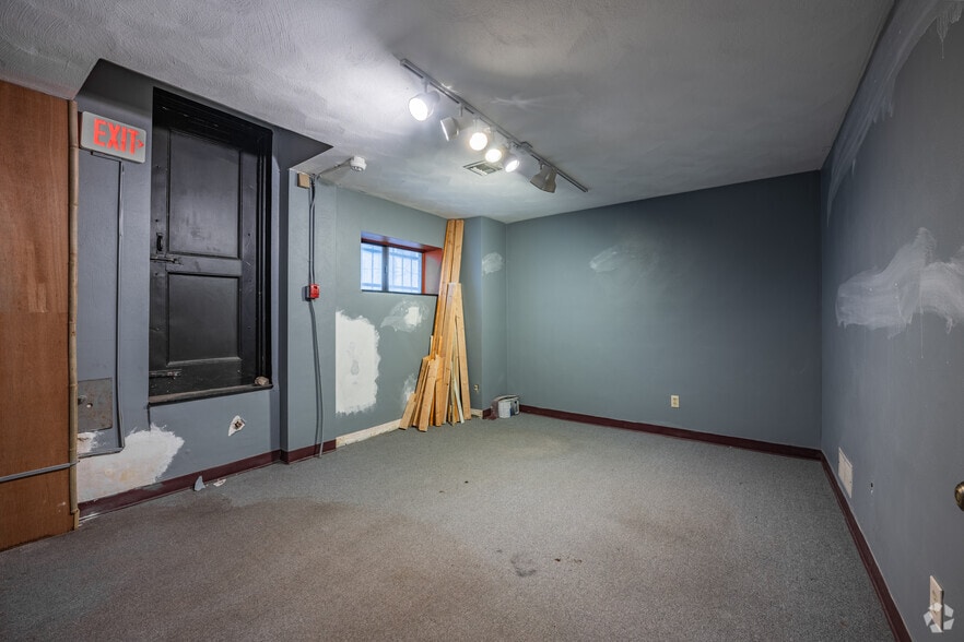 More Photos Of 816 5th Ave, Pittsburgh Office For Sale