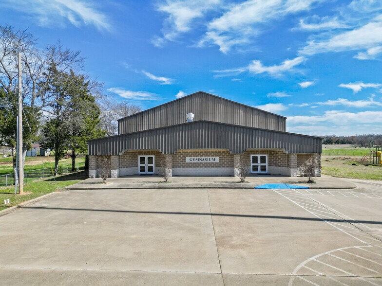 More Photos Of 214 N School St, Winfield Light Distribution For Sale