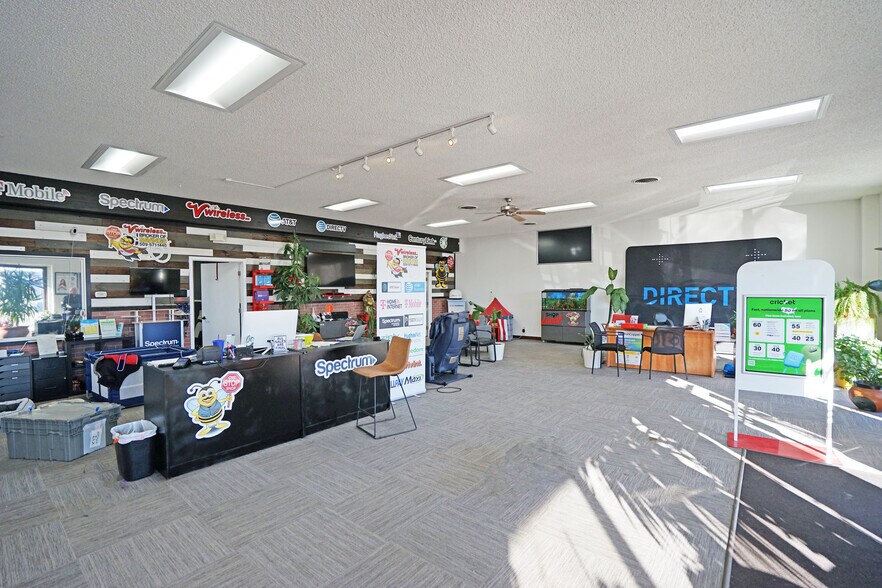 More Photos Of 421-423 W Yakima Ave, Yakima Freestanding For Sale