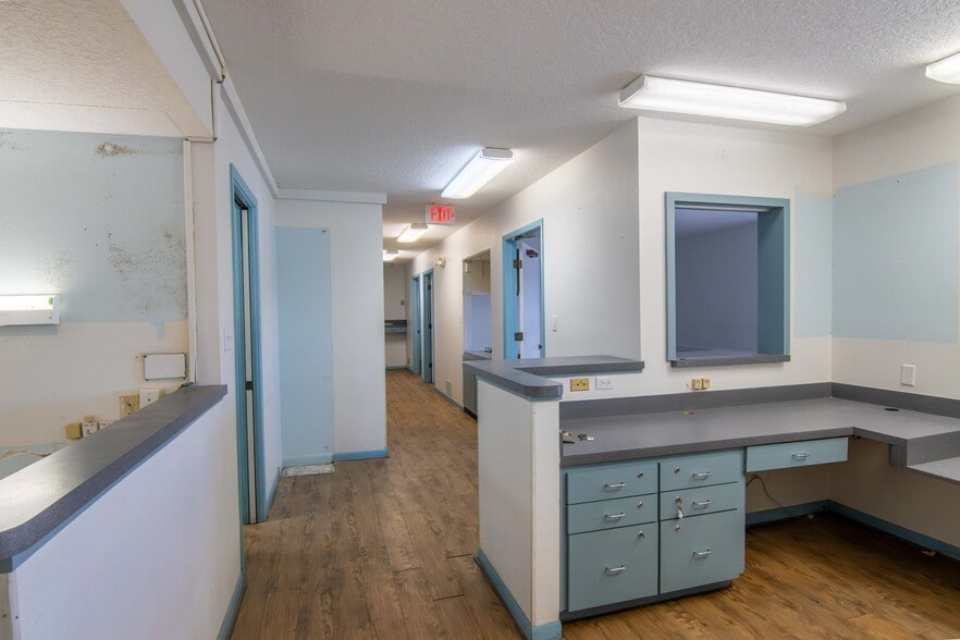 More Photos Of 4801 49th St N, Saint Petersburg Office For Sale