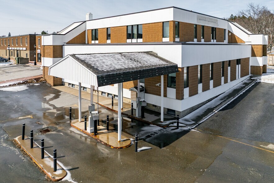 More Photos Of 14 Sweden St, Caribou Bank For Sale