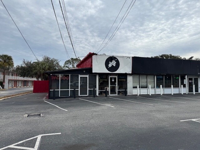 Primary Photo Of 4499 W Vine St, Kissimmee General Retail For Lease