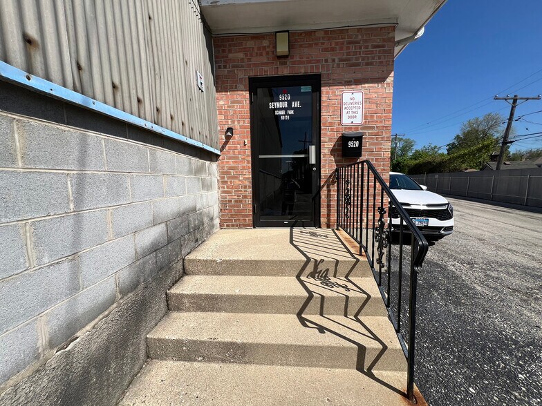 More Photos Of 9520 Seymour Ave, Schiller Park Warehouse For Lease