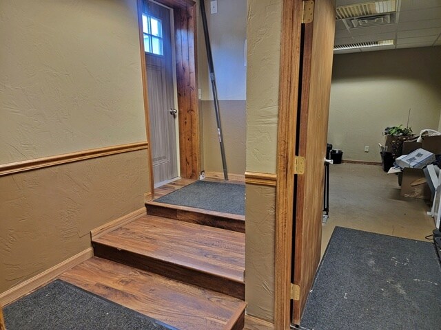 More Photos Of 1905 S Central Ave, Marshfield Office For Lease