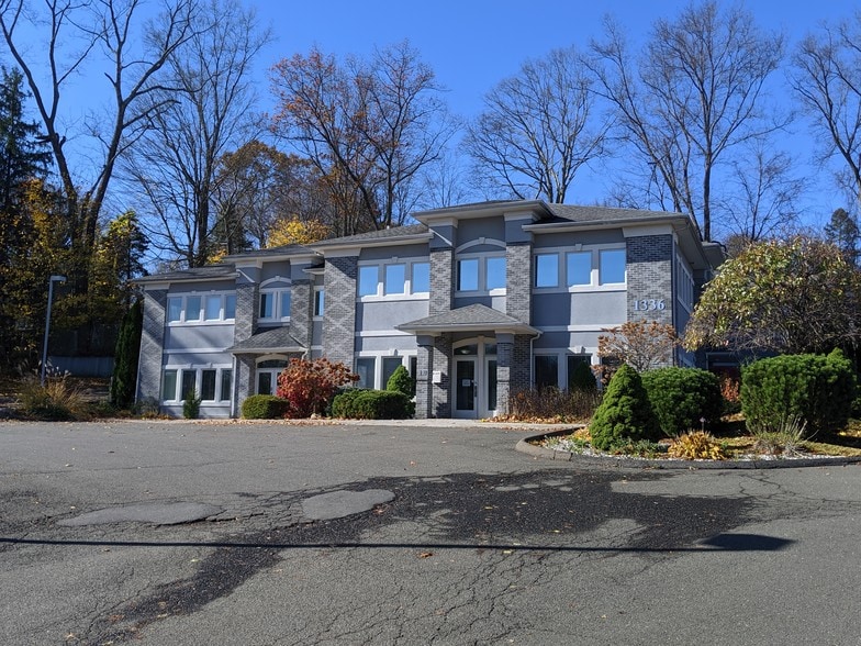 More Photos Of 1336 W Main St, Waterbury Medical For Lease