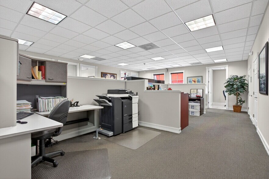 More Photos Of 5521 N University Dr, Coral Springs Office For Sale