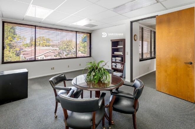 More Photos Of 1605 E 4th St, Santa Ana Office For Sale