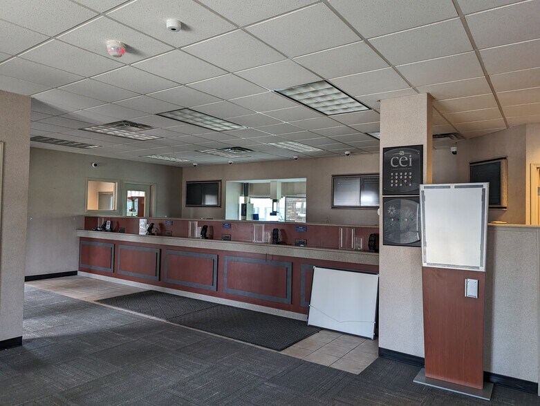 More Photos Of 26700 Royalton Rd, Columbia Station Freestanding For Lease