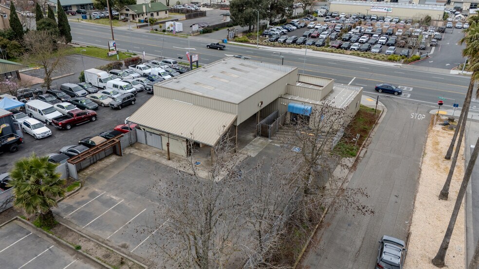 More Photos Of 3218-3220 Santa Rosa Ave, Santa Rosa Service For Lease
