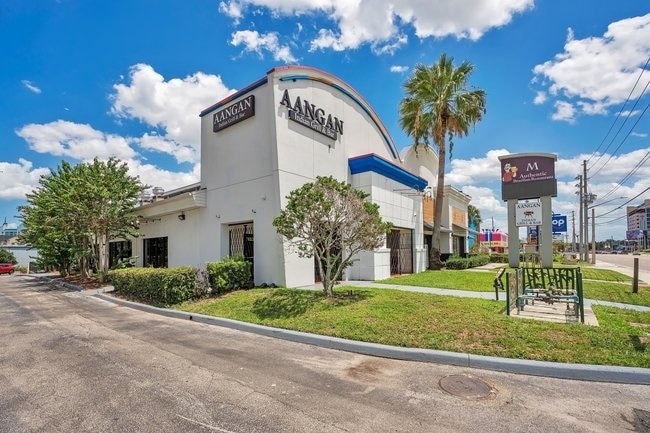 More Photos Of 7653 International Dr, Orlando Freestanding For Lease