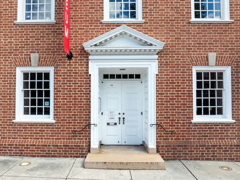 More Photos Of 250 E Market St, York Specialty For Sale