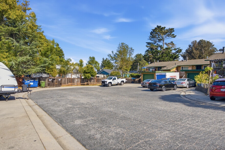 More Photos Of 1584 Chanticleer Ave, Santa Cruz Apartments For Sale