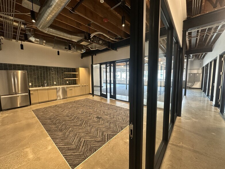 More Photos Of 4700 San Pablo Ave, Emeryville Warehouse For Lease