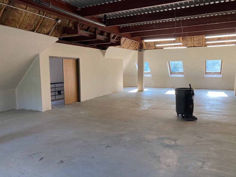 More Photos Of 2311 Bethel Church Rd, Bethel Park Medical For Lease