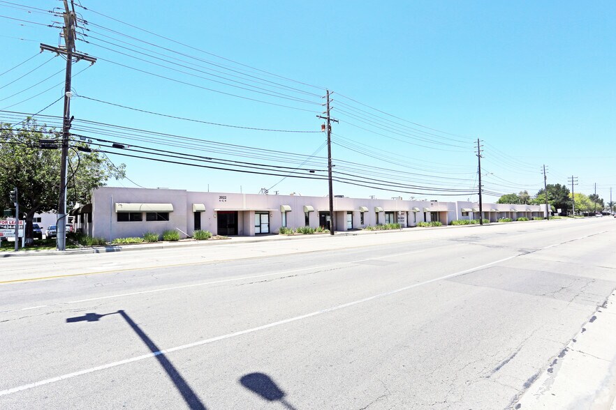 More Photos Of 2002-2022 S Grand Ave, Santa Ana Manufacturing For Lease