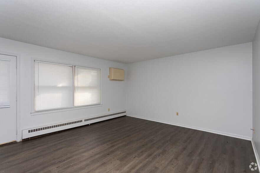 More Photos Of 1908 Camp St, Sandusky Apartments For Sale