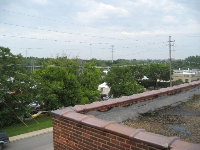 More Photos Of 366-368 Bluff City Blvd, Elgin Manufacturing For Lease