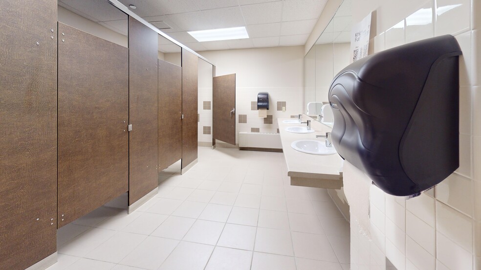 More Photos Of 900 State St, Erie Office For Sale