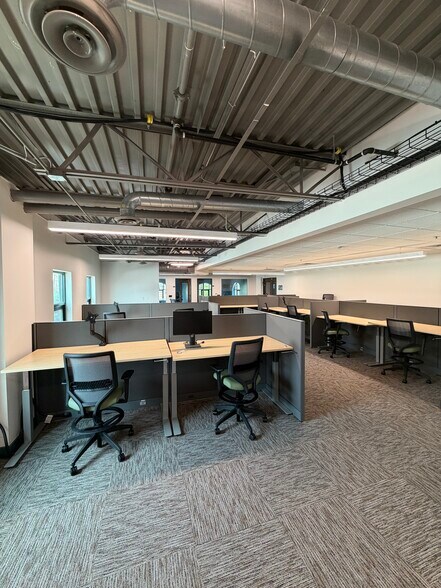 More Photos Of 209 W 6th St, Royal Oak Office Residential For Lease