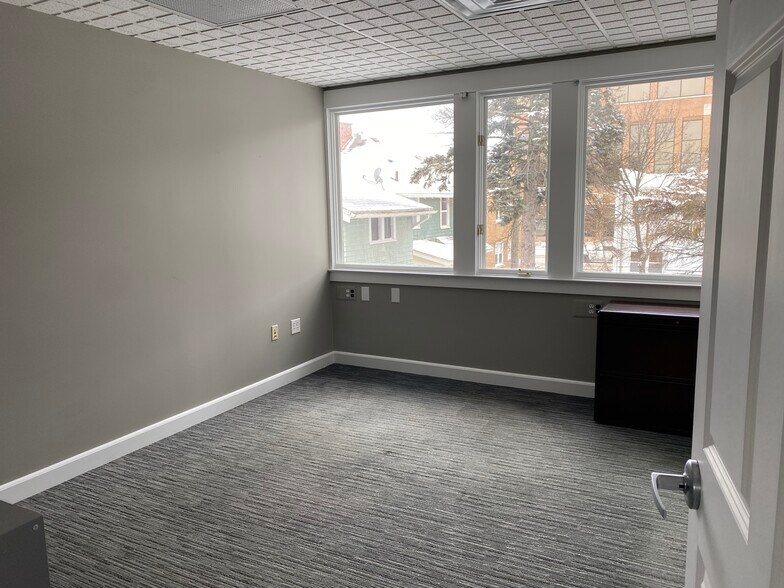 More Photos Of 415 S West St, Royal Oak Loft Creative Space For Lease