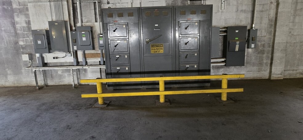 More Photos Of 5160 Lakeshore Rd, Lexington Warehouse For Lease