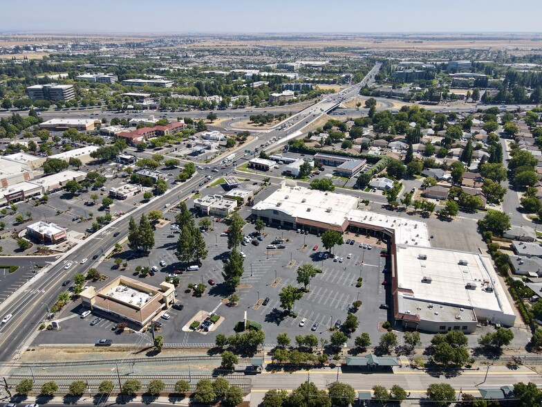 More Photos Of 2810 Zinfandel Dr, Rancho Cordova General Retail For Sale
