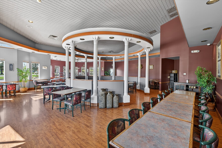 More Photos Of 1650 W Bakerview Rd, Bellingham Restaurant For Sale