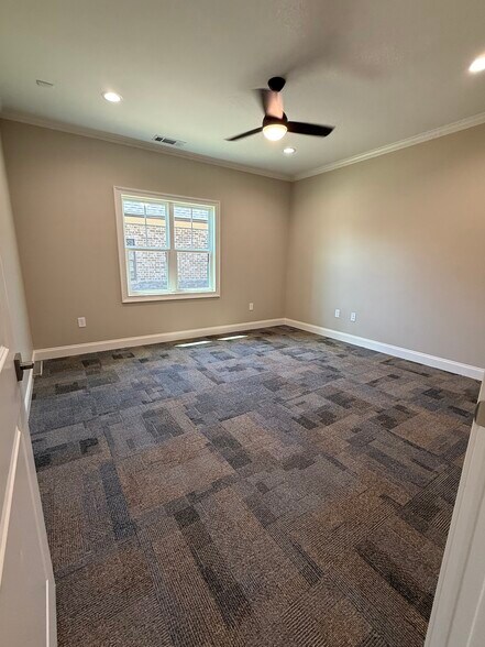 More Photos Of 1060 Garland Dr, Bogart Office For Sale