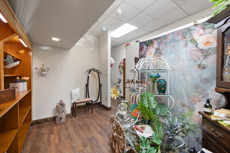 More Photos Of 120 N Main St, De Soto Storefront Retail Residential For Sale