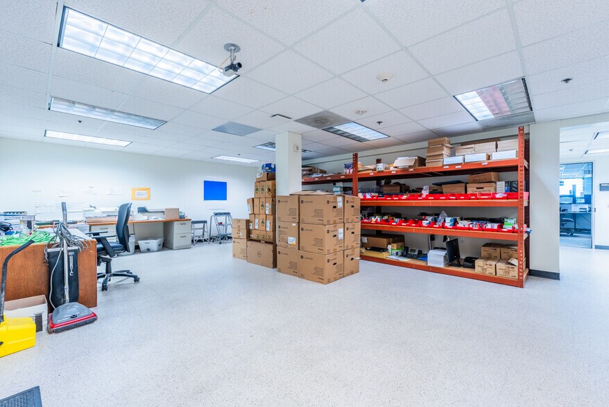 More Photos Of 2110 E Governors Cir, Houston Light Manufacturing For Sale