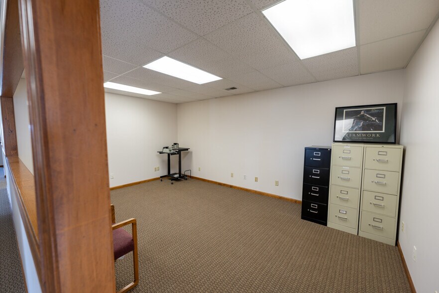 More Photos Of 447 N Old State Road 2, Valparaiso Warehouse For Lease