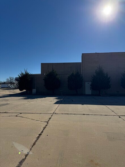 More Photos Of 8716 SE 15th St, Oklahoma City Distribution For Sale