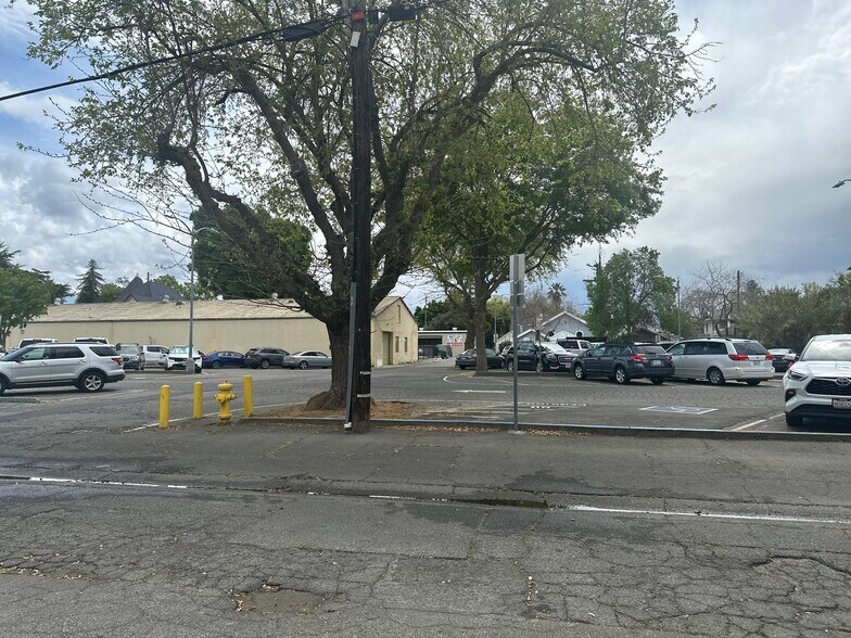 More Photos Of 418-420 Main St, Woodland Storefront For Sale