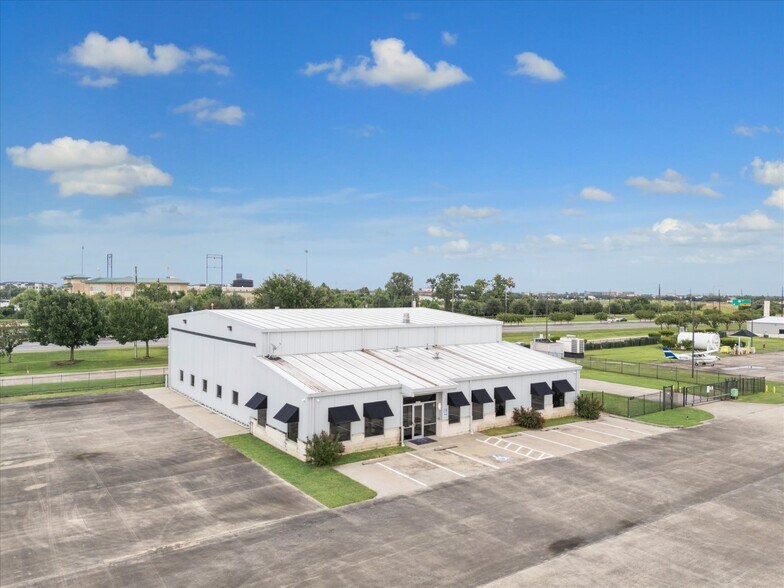 More Photos Of 12890C S Highway 6, Sugar Land Specialty For Sale