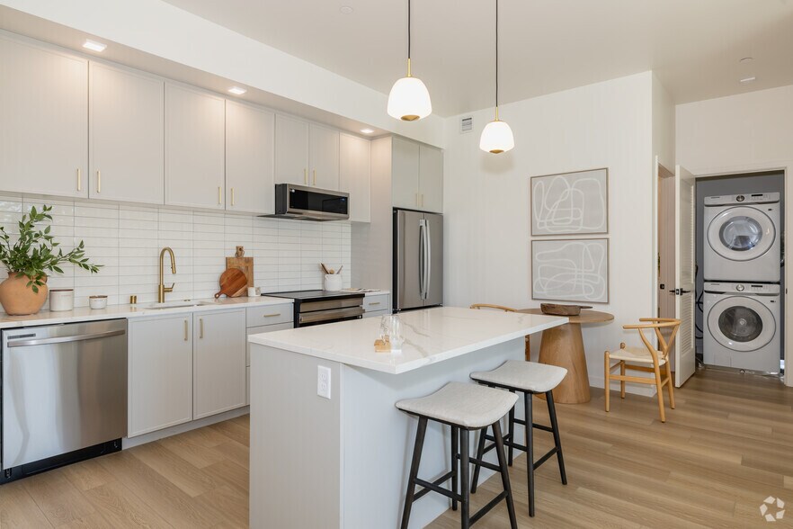 More Photos Of 1629 S St, Sacramento Apartments For Lease