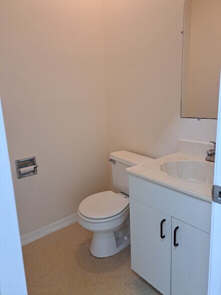 More Photos Of 2501 27th Ave, Vero Beach Unknown For Lease
