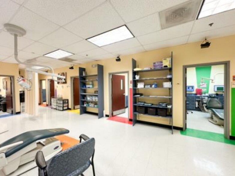 More Photos Of 1870-1888 Main St, Hartford Storefront For Lease