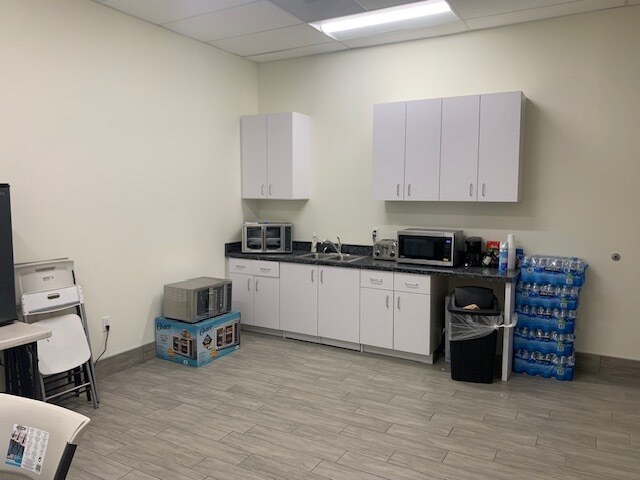 More Photos Of 1551 Pacific Ave, Oxnard Manufacturing For Lease