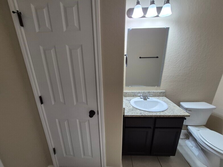 More Photos Of 8710 Vista de Nubes, Converse Apartments For Sale