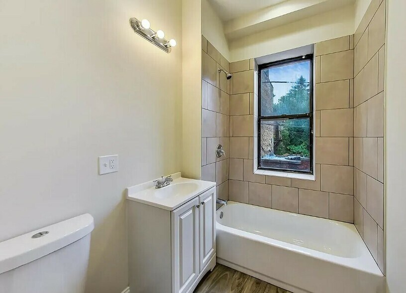 More Photos Of 2213 W 23rd Pl, Chicago Apartments For Sale