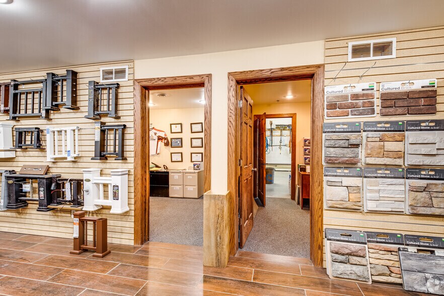 More Photos Of 3276 Fanum Rd, Vadnais Heights Service For Lease