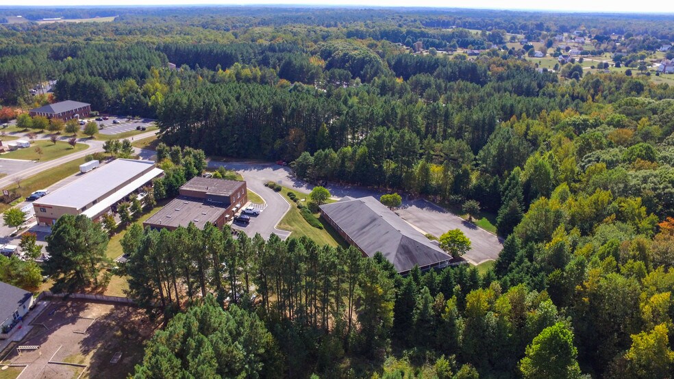 More Photos Of 2442 New Dorset Cir, Powhatan Office For Lease