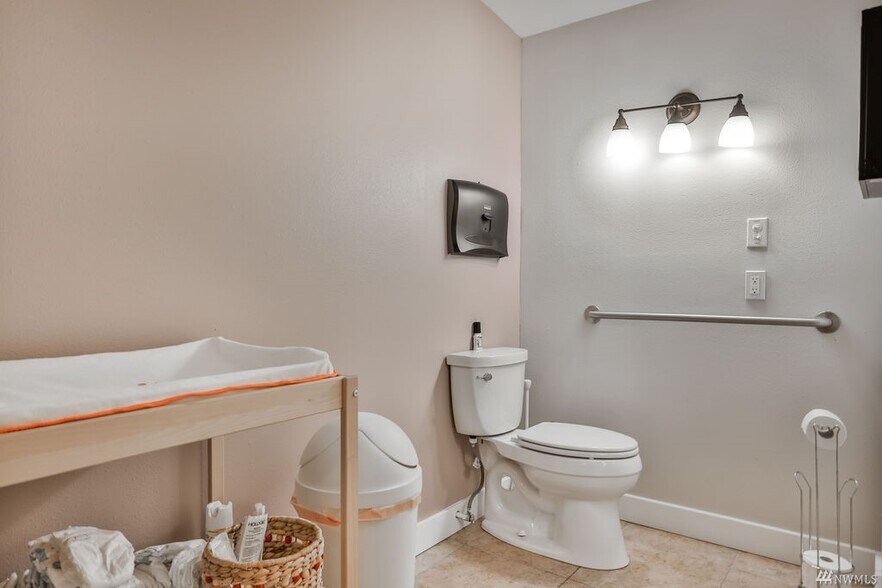 More Photos Of 4008 S Pine St, Tacoma Office Residential For Sale