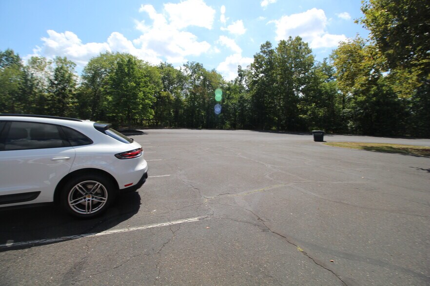 More Photos Of 121 Friends Ln, Newtown Medical For Sale