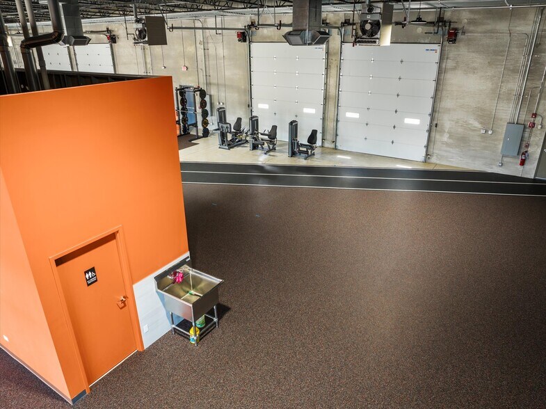 More Photos Of 1414-1440 Bolingbrook Dr, Romeoville Industrial For Sale