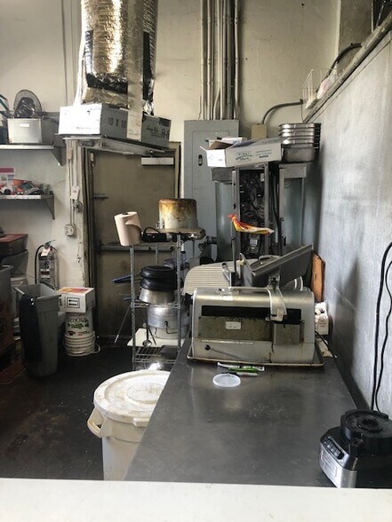 More Photos Of 3218 SE 6th Ave, Fort Lauderdale Restaurant For Lease