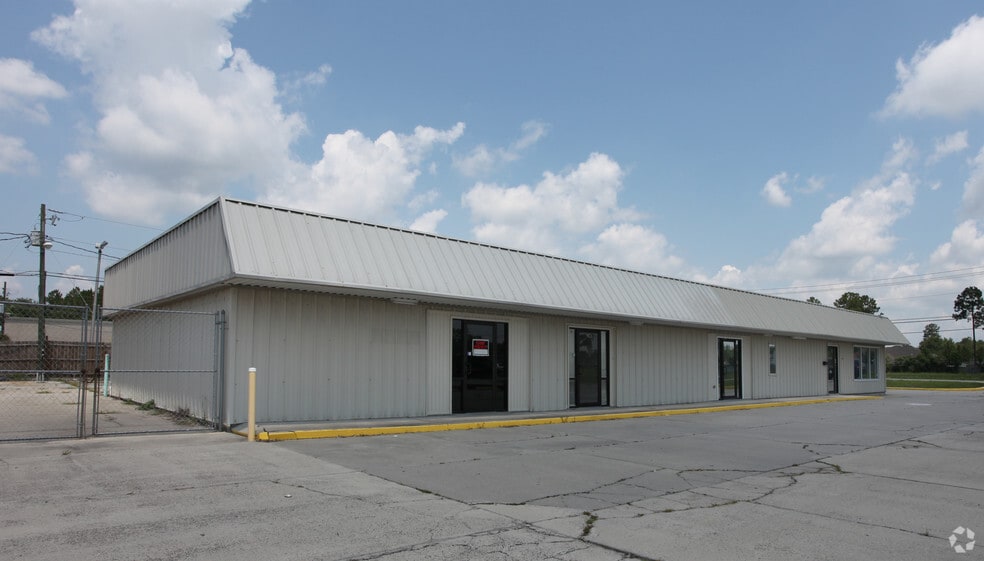More Photos Of 106-110 Owens Ln, Brunswick Office For Lease